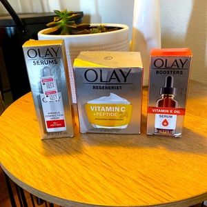 OLAY Bundle Wrinkle Correction Serum, Vit E Oil & Regenerist Vit C Moisturizer